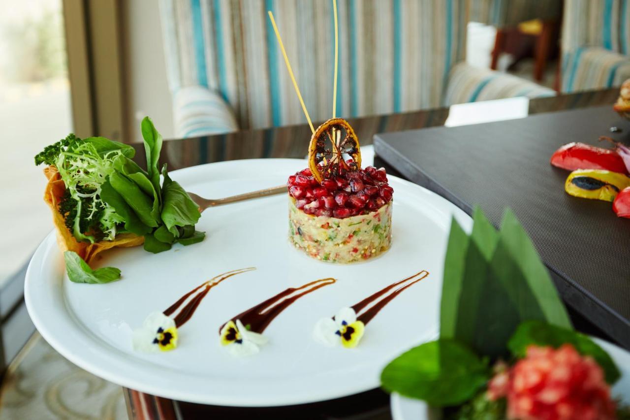 होटल Crowne Plaza Al Waha By Ihg