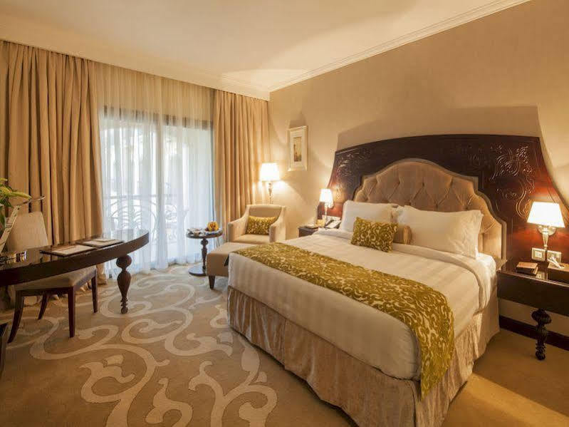 Crowne Plaza Al Waha By Ihg होटल 4*