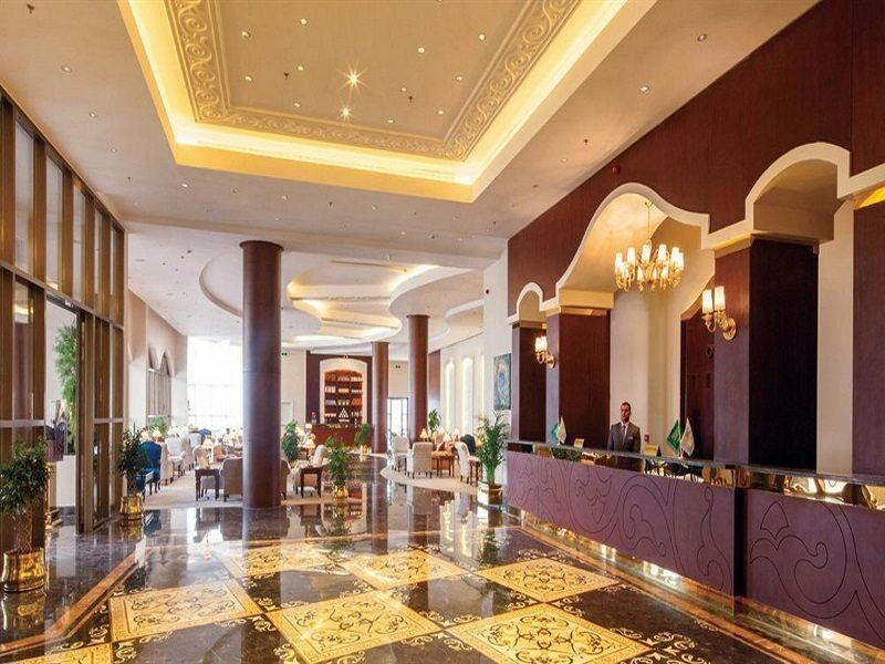 Crowne Plaza Al Waha By Ihg होटल
