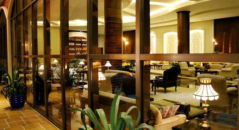 होटल Crowne Plaza Al Waha By Ihg